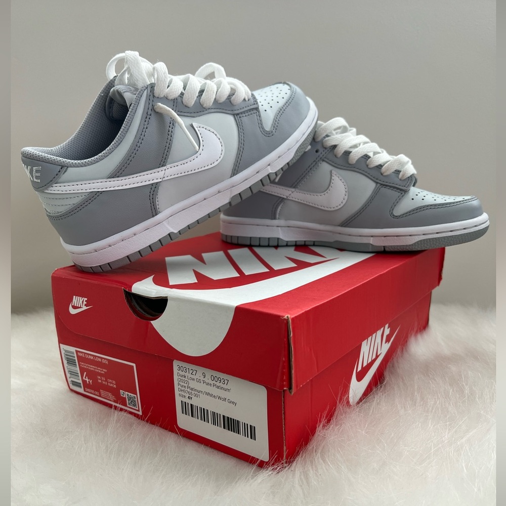 Nike dunk low “pure platinum” size 4y